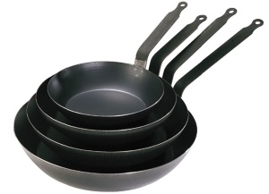 Patelnia ekonomiczna 24 cm LA LYONNAISE - DE BUYER