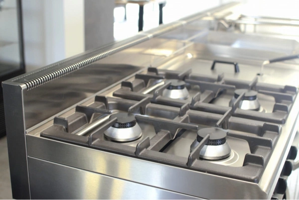 Kuchnia gazowa z piekarnikiem gazowym 6-palnikowa 36 kW linia 700