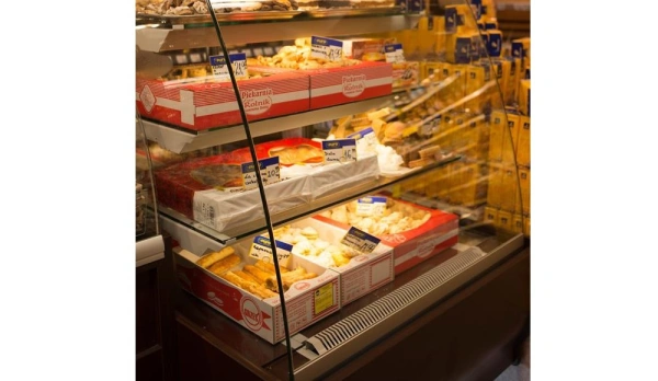 Witryna chłodnicza cukiernicza z giętą szybą, głębokość 930 mm, oświetlenie LED | COLD CARMELLO C Gn Witryna chłodnicza cukiernicza z giętą szybą, głębokość 930 mm, oświetlenie LED | COLD CARMELLO C Gn