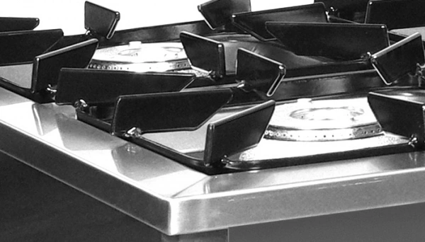 Trzon gastronomiczny ośmiopalnikowy gazowy z piekarnikiem gazowym