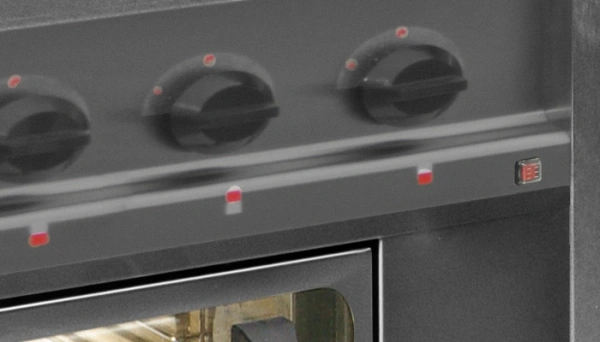 Trzon gastronomiczny ośmiopalnikowy gazowy z piekarnikiem gazowym