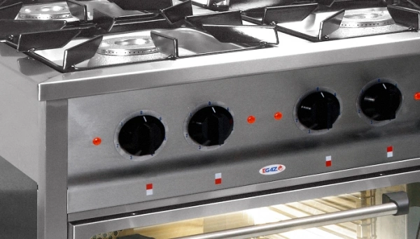 Trzon 4-palnikowy na gaz z piekarnikiem elektrycznym