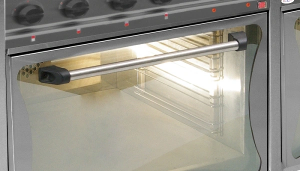 Trzon 8-palnikowy na gaz z dwoma piekarnikami elektrycznymi