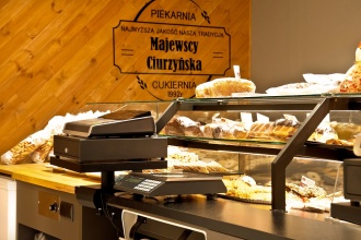 Projekt i wyposażenie sklepu cukierniczo-piekarniczego Majewscy
